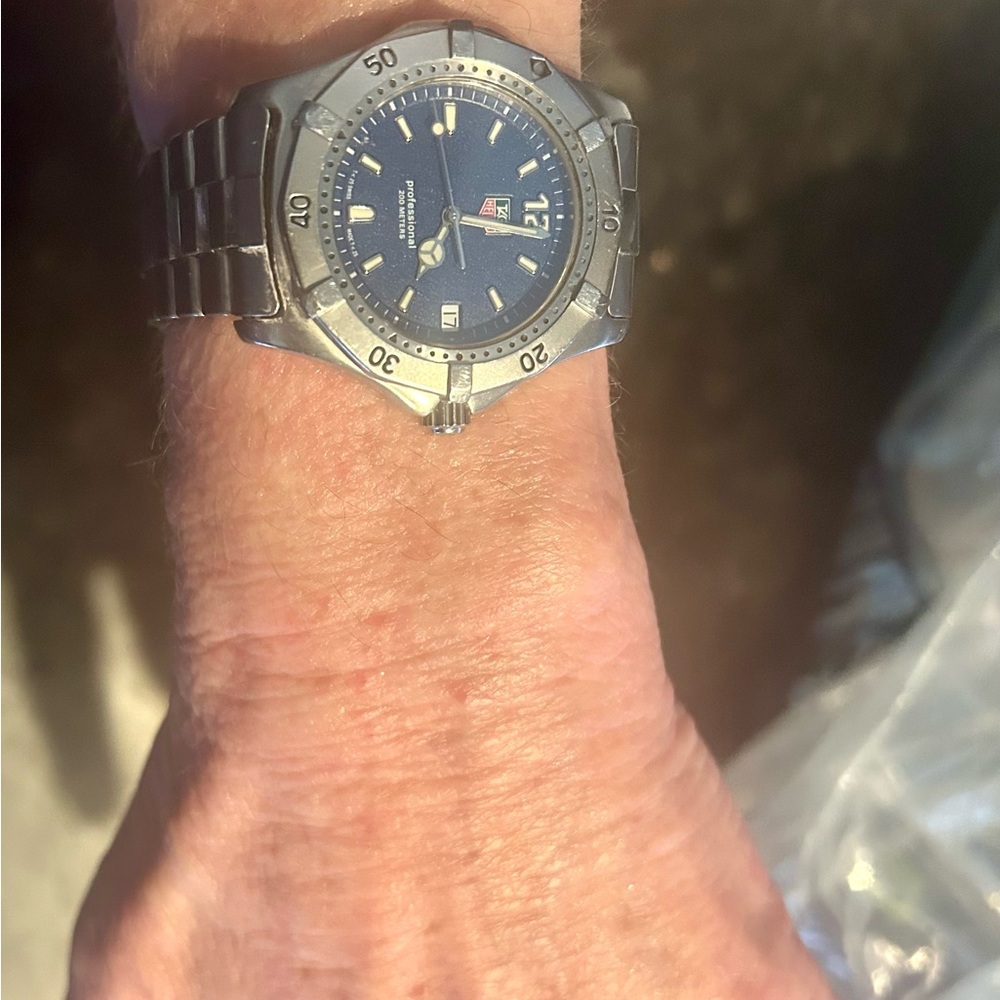 Gorgeous Tag Heuer Watch Professional 200 stainless steel 7.5” water resistant - Picture 6 of 8